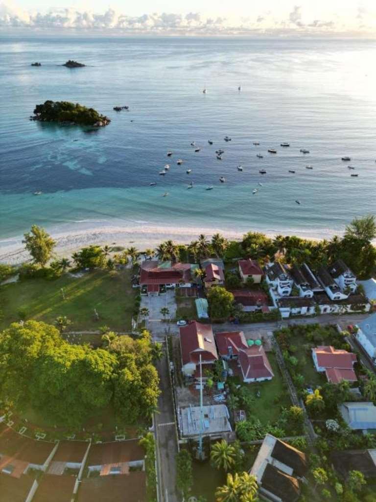 베르자야 파라스린 리조트 Anse Volbert Village 시설 사진
